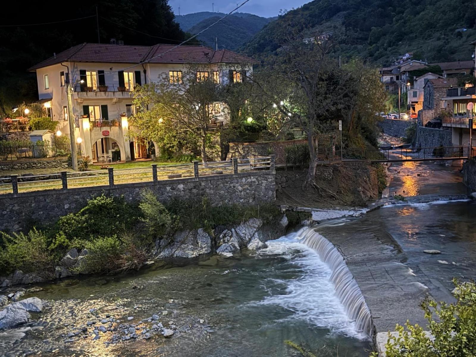Appartamento In Villa A 5 Km Dal Mare Albisola Superiore Kültér fotó